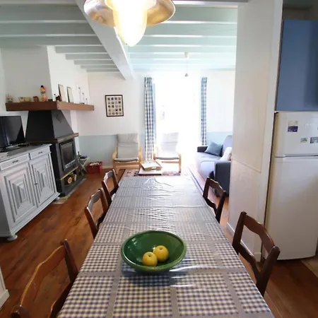 Semesterbostad Chez Requenna