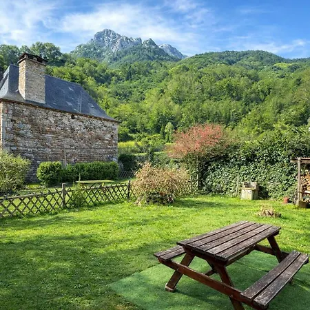 Chez Requenna 度假居 Borce