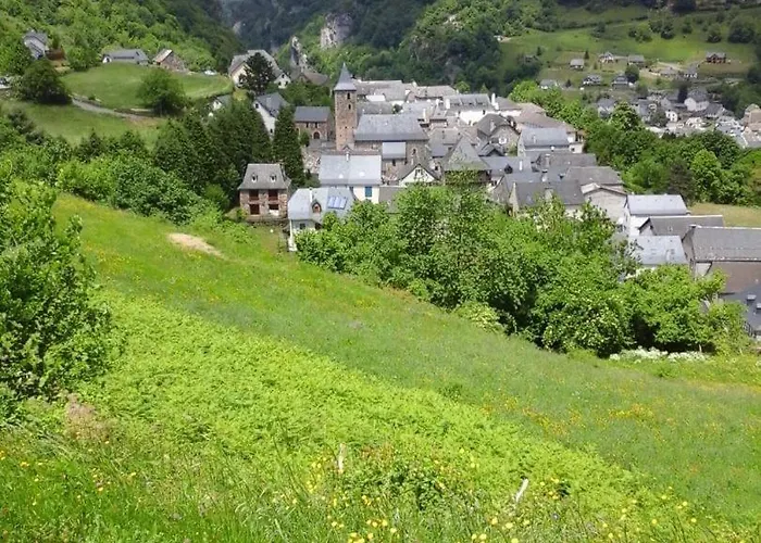 Dom wakacyjny Chez Requenna Borce